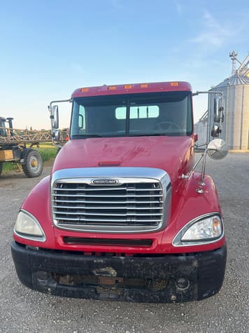 Main image Freightliner Columbia